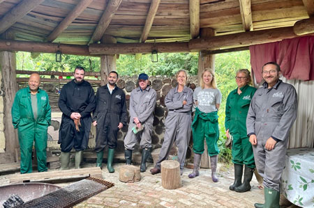 Computershare volunteers at Farms for City Children Wick Court.